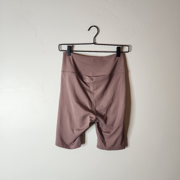 Girlfriend Collective FLOAT Ultralight High Rise Bike Short Size Medium - Picture 3 of 7